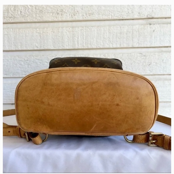 LOUIS VUITTON Moyen Montsouris Monogram Eclipse Drawstring Backpack - Picture 4 of 9